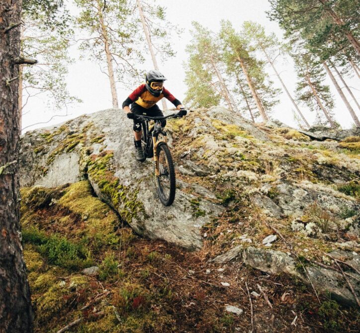 Emil Carlson på teknikk kurs i stisykling